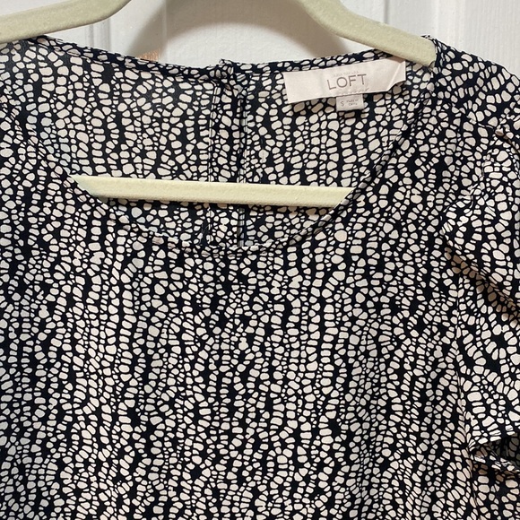 Black and White Blouse - Picture 2 of 3